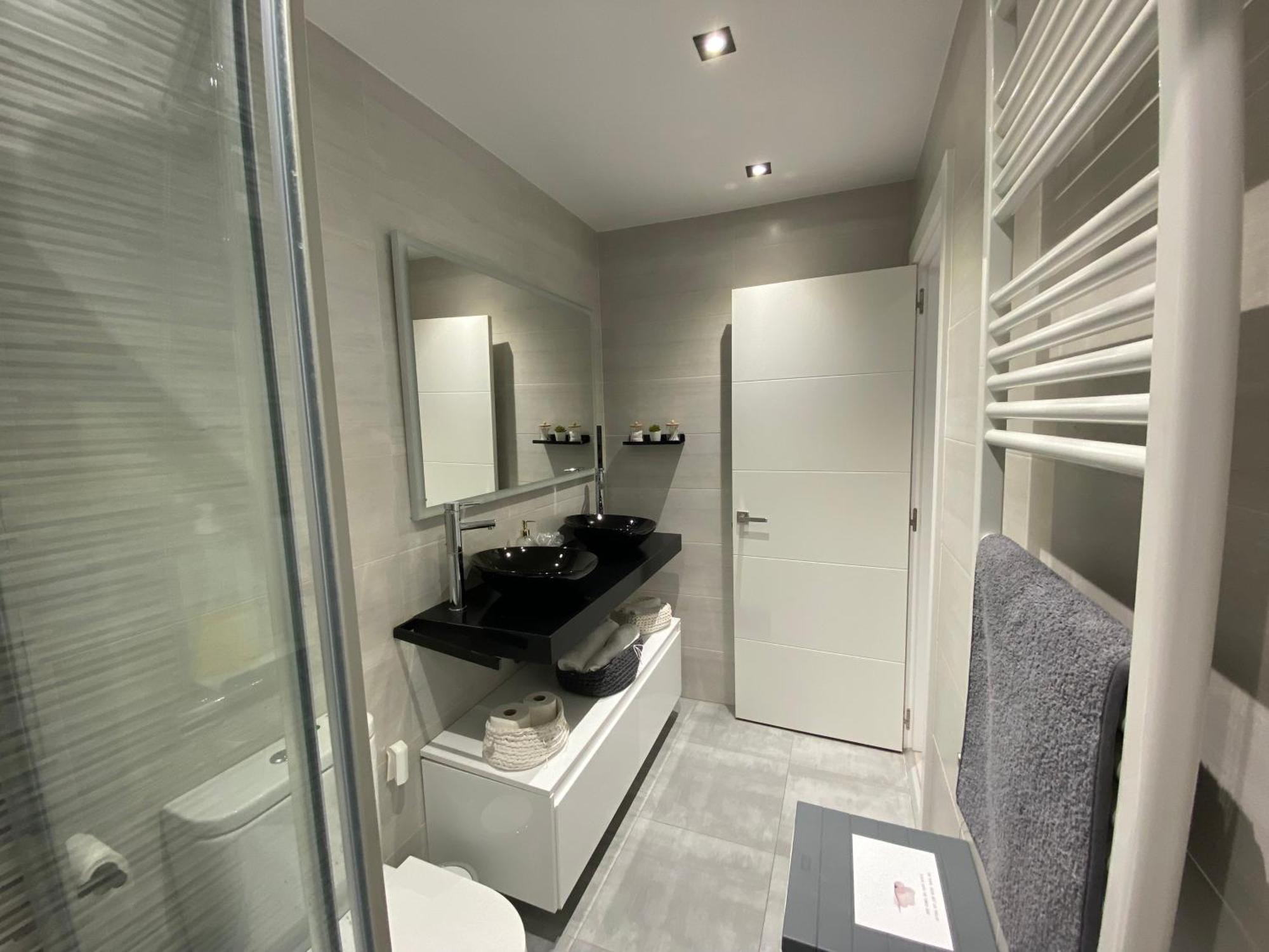 Apartamento Piso Deluxe Centro Cerca Del Bec Barakaldo Exterior foto